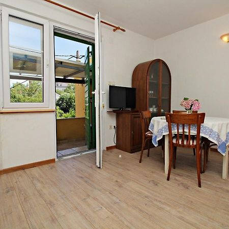 Filipi Apartment Сали Екстериор снимка