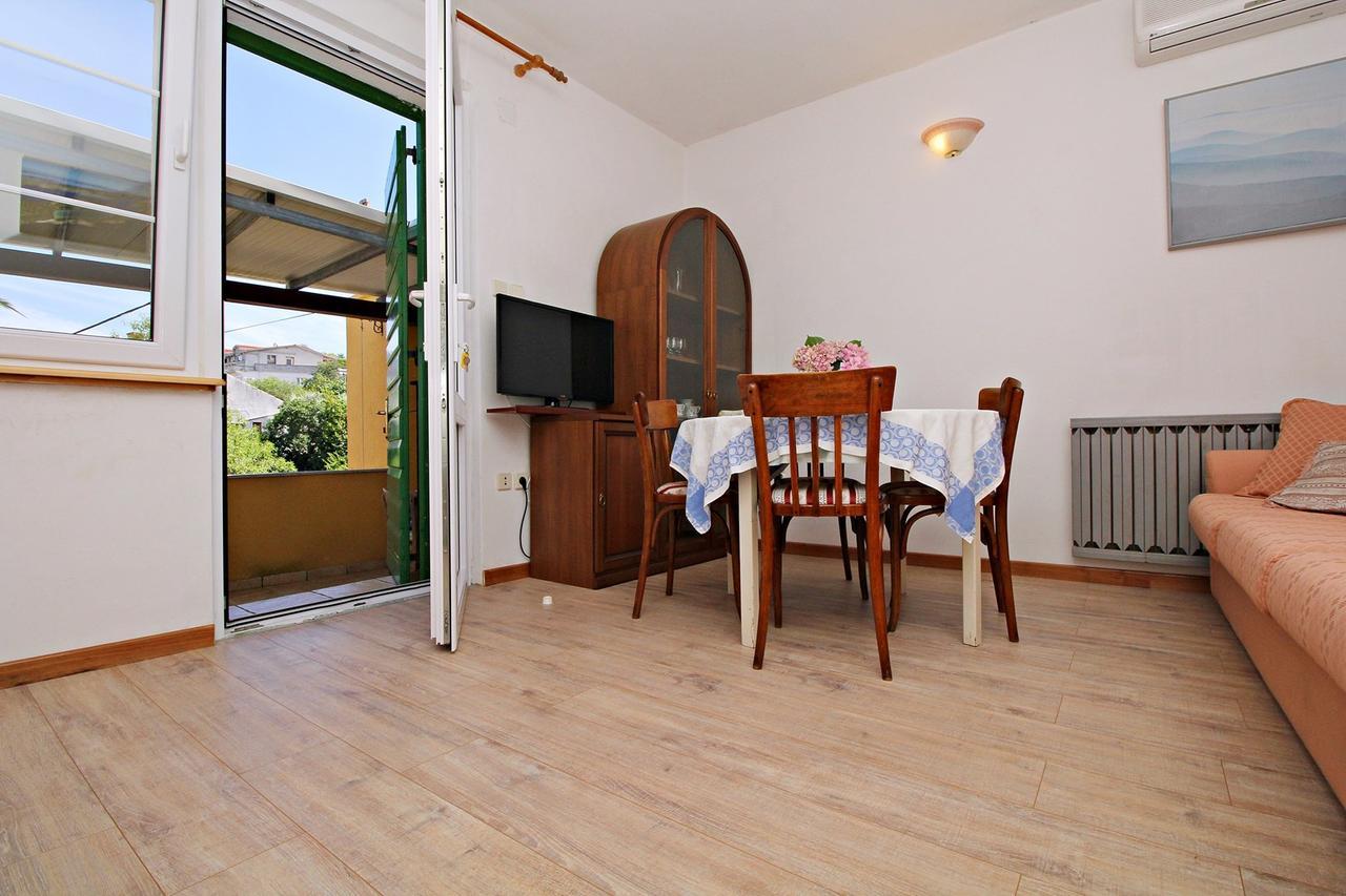 Filipi Apartment Сали Екстериор снимка